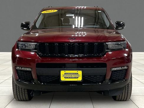 Used 2023 Jeep Grand Cherokee L Limited w/ Black Appearance Package AWD/4WD image 3