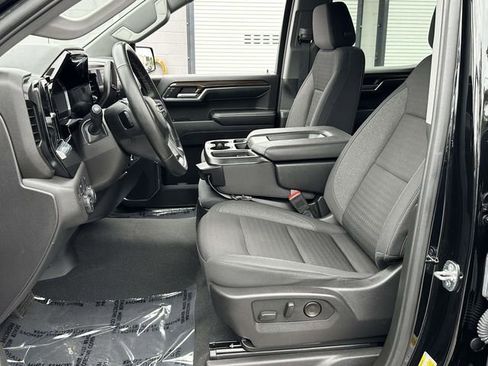 Used 2024 Chevrolet Silverado 1500 LT AWD/4WD image 17