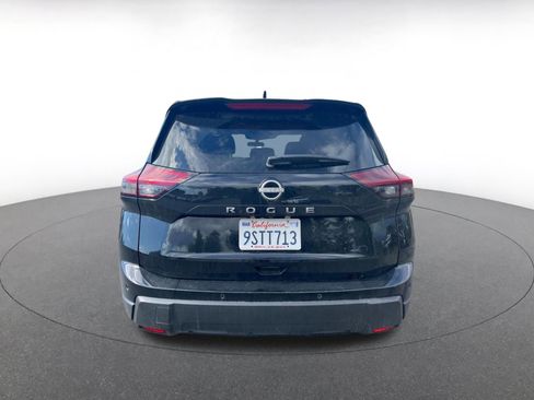 Used 2025 Nissan Rogue SV FWD image 6