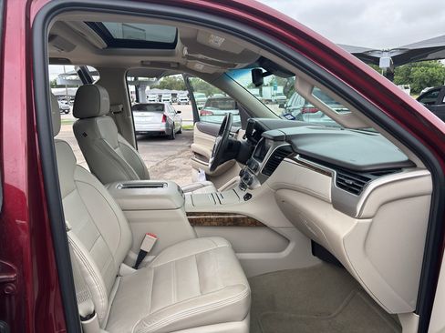 Used 2016 GMC Yukon Denali w/ Open Road Package AWD/4WD image 15