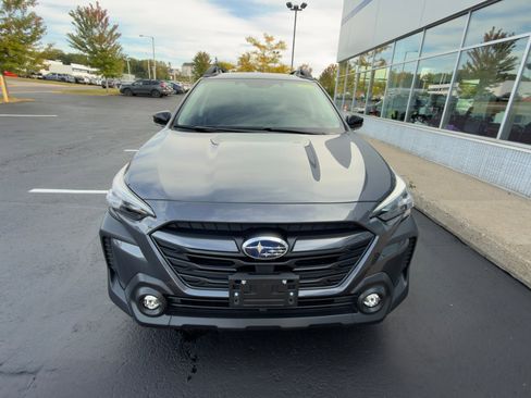 Certified 2025 Subaru Outback Premium image 8