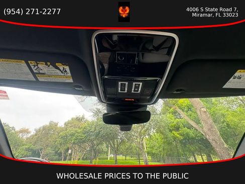 Used 2020 Land Rover Range Rover Velar R-Dynamic S AWD/4WD image 16