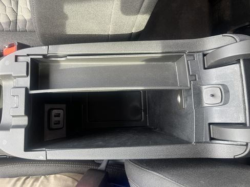 Used 2020 Chevrolet Equinox LT image 29