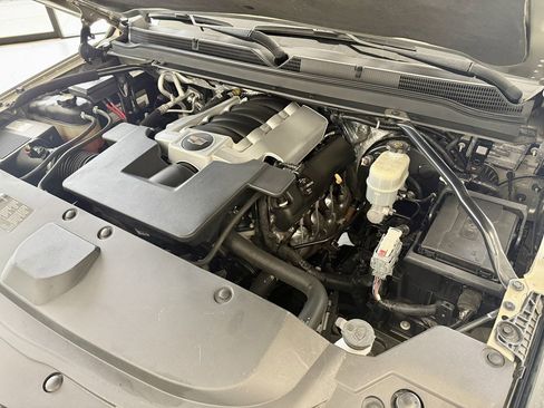 Used 2016 Cadillac Escalade Premium image 19