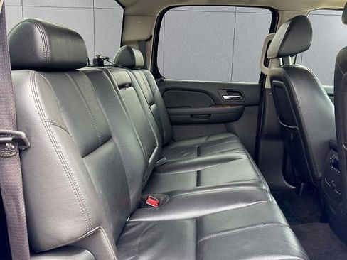 Used 2009 GMC Sierra 2500 SLT w/ Entertainment Package AWD/4WD image 18