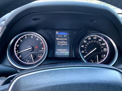 Used 2018 Toyota Camry SE w/ Audio Package FWD image 26