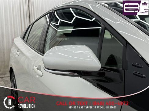Used 2020 Toyota Prius Prime LE FWD image 38