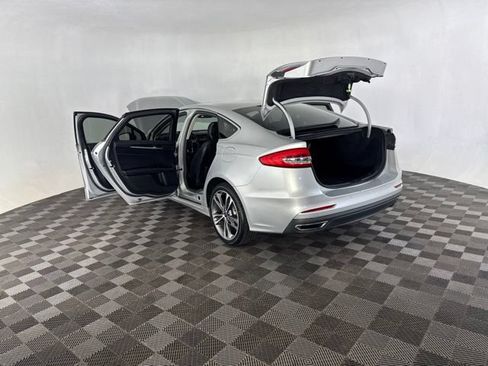 Used 2019 Ford Fusion Titanium AWD/4WD image 16