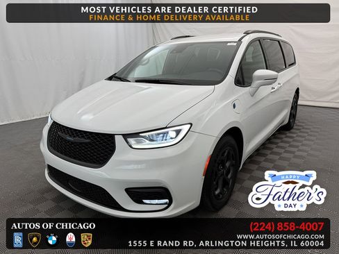 Used 2021 Chrysler Pacifica Limited w/ Uconnect Theater Family Group FWD image 1