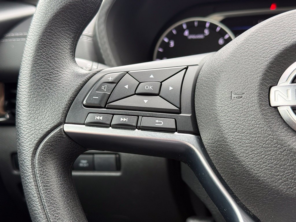Used 2025 Nissan Sentra SV FWD image 17