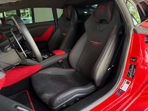 Used 2023 Lamborghini Huracan EVO RWD image 25