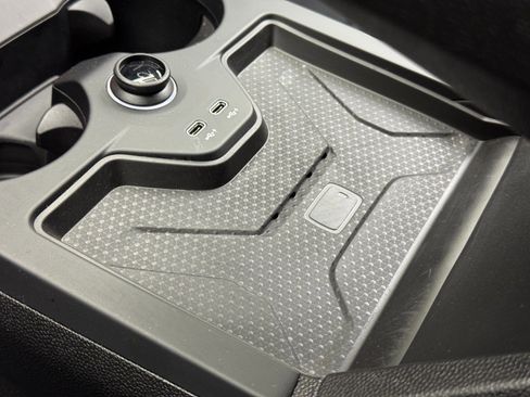 Used 2022 BMW iX xDrive50 w/ Premium Package image 34