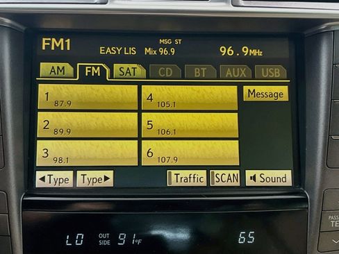 Used 2010 Lexus LS 460 AWD w/ Comfort Pkg image 11