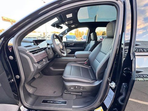 New 2025 GMC Sierra EV Denali image 9