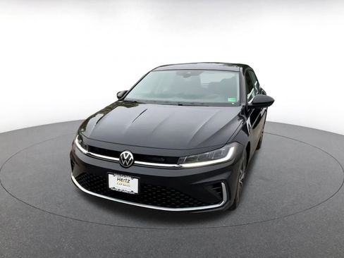 Used 2025 Volkswagen Jetta SE image 7