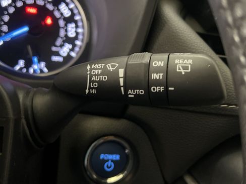 Used 2021 Toyota RAV4 XLE Premium AWD/4WD image 36