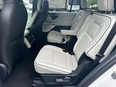 New 2026 Lincoln Aviator Black Label w/ Jet Appearance Package AWD/4WD image 20