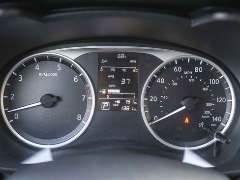 Used 2025 Nissan Versa S w/ Trunk Package image 22