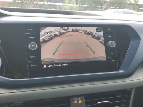Certified 2024 Volkswagen Taos SE w/ Panoramic Sunroof Package FWD image 26