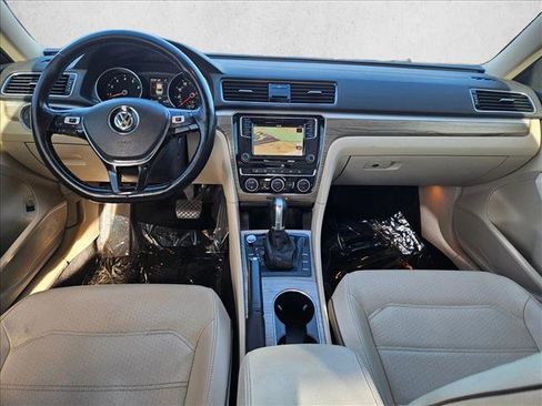 Used 2018 Volkswagen Passat 2.0T SE image 19
