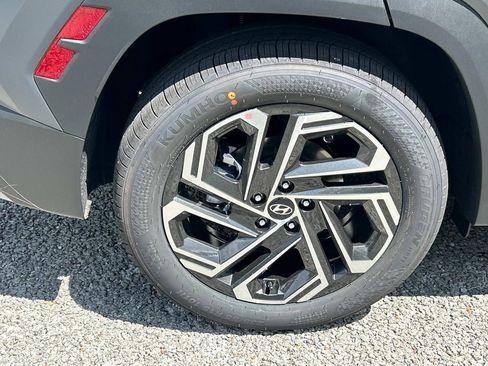 New 2025 Hyundai Tucson Limited image 11