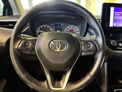 Used 2023 Toyota Corolla Cross LE FWD image 21
