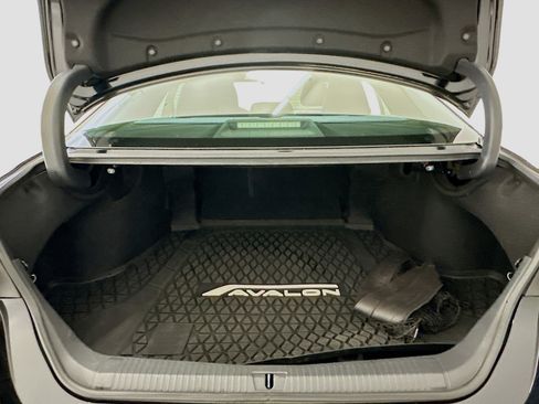 Used 2019 Toyota Avalon XLE image 31