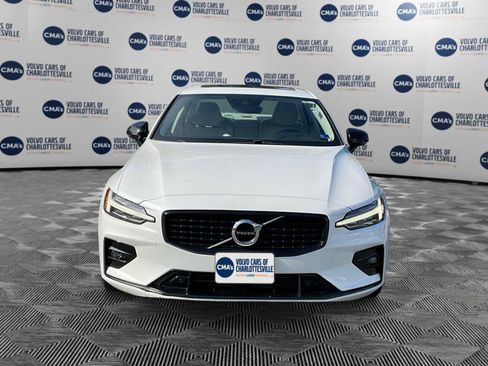 Used 2021 Volvo S60 T5 Momentum FWD image 8