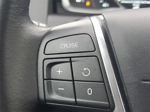 Used 2016 Volvo XC60 T5 Premier w/ Proximity Package image 22