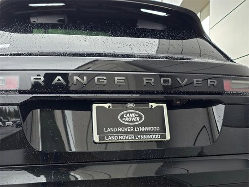 New 2026 Land Rover Range Rover Velar Dynamic SE image 8