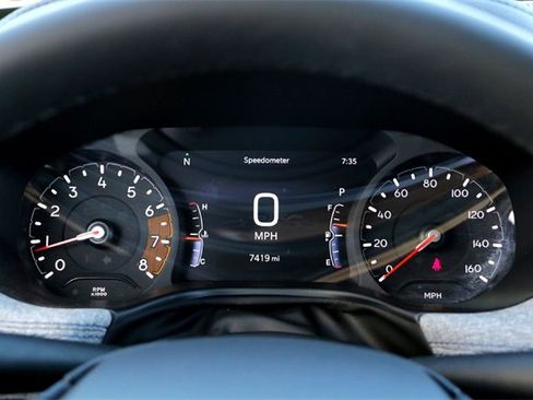 Used 2025 Jeep Compass Latitude image 13