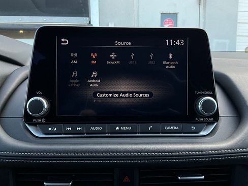 Used 2025 Nissan Rogue SV image 30