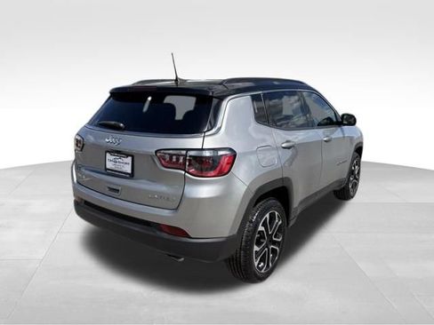 Used 2022 Jeep Compass Limited AWD/4WD image 2