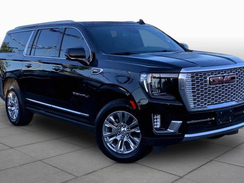 Used 2023 GMC Yukon XL Denali AWD/4WD image 3