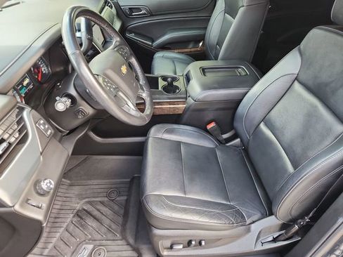 Used 2020 Chevrolet Tahoe LT w/ Luxury Package RWD image 19