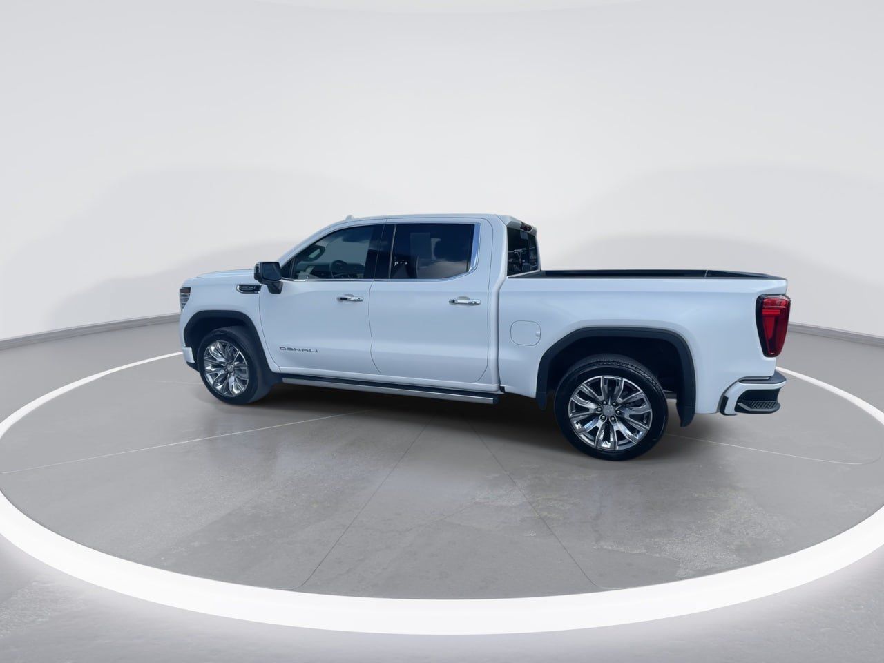 Used 2023 GMC Sierra 1500 Denali w/ Denali Reserve Package AWD/4WD image 11