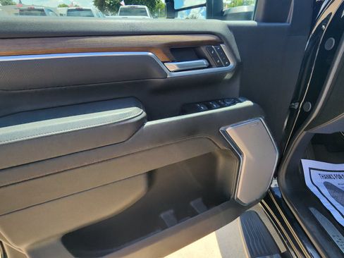 Used 2025 Chevrolet Silverado 2500 High Country w/ Technology Package AWD/4WD image 16