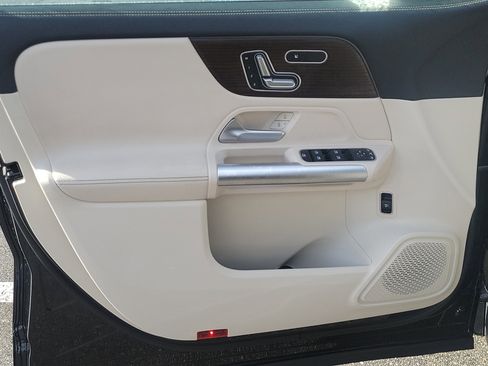 Used 2025 Mercedes-Benz GLA 250 image 16