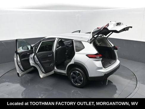 Used 2024 Nissan Rogue SV AWD/4WD image 26