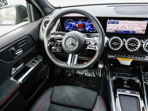 Used 2024 Mercedes-Benz EQB 300 4MATIC image 14