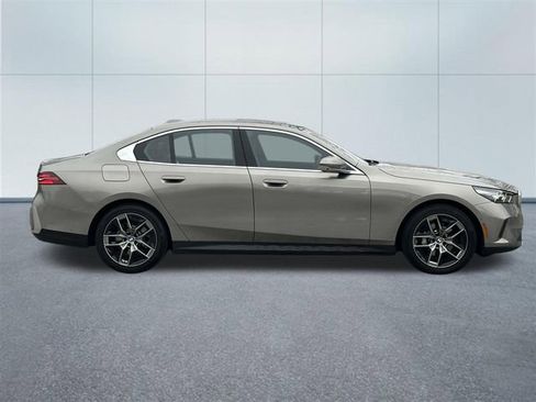 Used 2026 BMW 530i xDrive 530i xDrive w/ Premium Package image 5