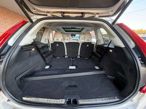 Used 2016 Volvo XC90 T6 Momentum w/ Momentum Plus Package image 19