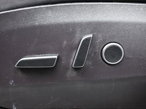 Used 2022 Tesla Model Y Long Range image 14