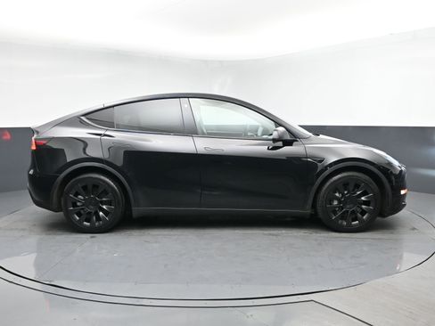 Used 2021 Tesla Model Y Long Range AWD/4WD image 3