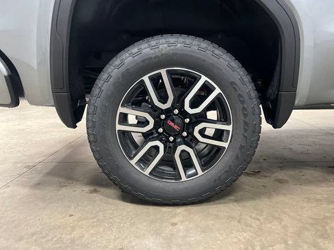 New 2026 GMC Sierra 1500 AT4 w/ AT4 Premium Package AWD/4WD image 9