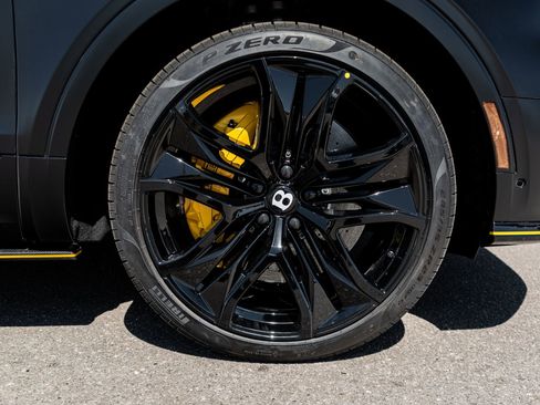 Certified 2026 Bentley Bentayga Speed AWD/4WD image 16