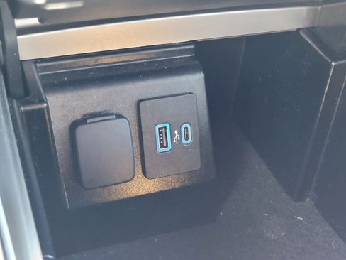Certified 2022 Ford Explorer Limited AWD/4WD image 24
