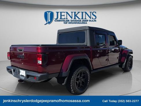 Used 2021 Jeep Gladiator Sport image 3