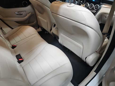 Used 2021 Mercedes-Benz GLC 300 image 11