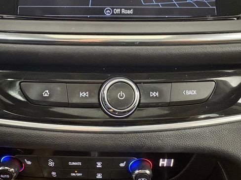 Used 2018 Buick Enclave Essence image 26